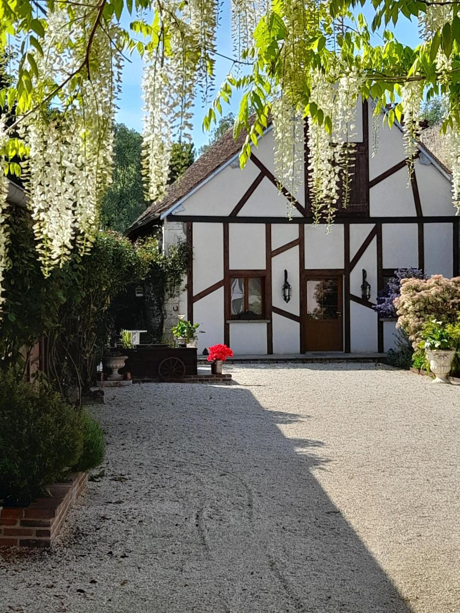 Bed and Breakfast Aux Sources De Ouanne Esterno foto