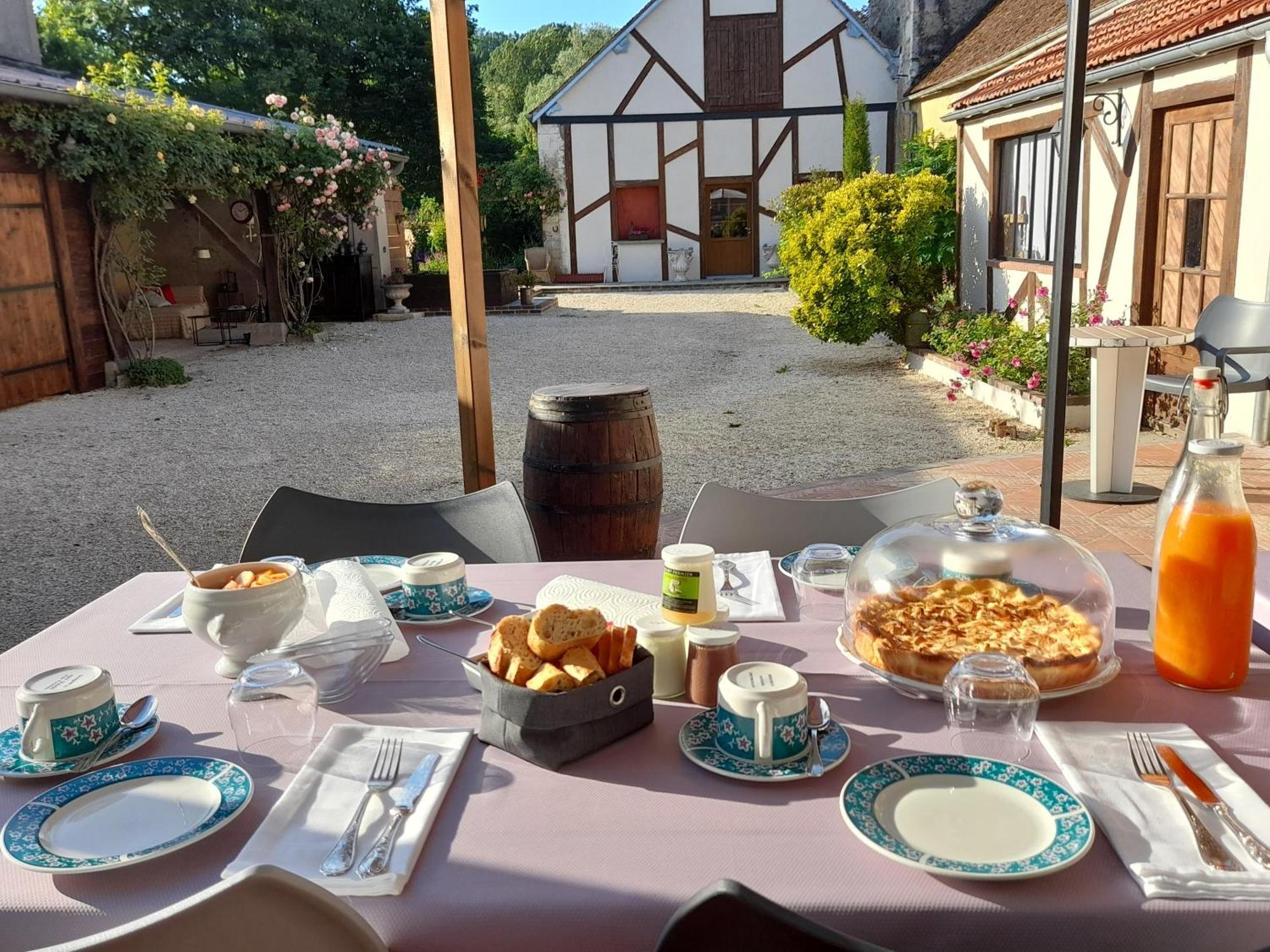 Bed and Breakfast Aux Sources De Ouanne Esterno foto